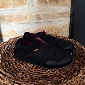 Teva Ember Moc Black Quilted Slip-On casual tennis Shoes women’s sz 9